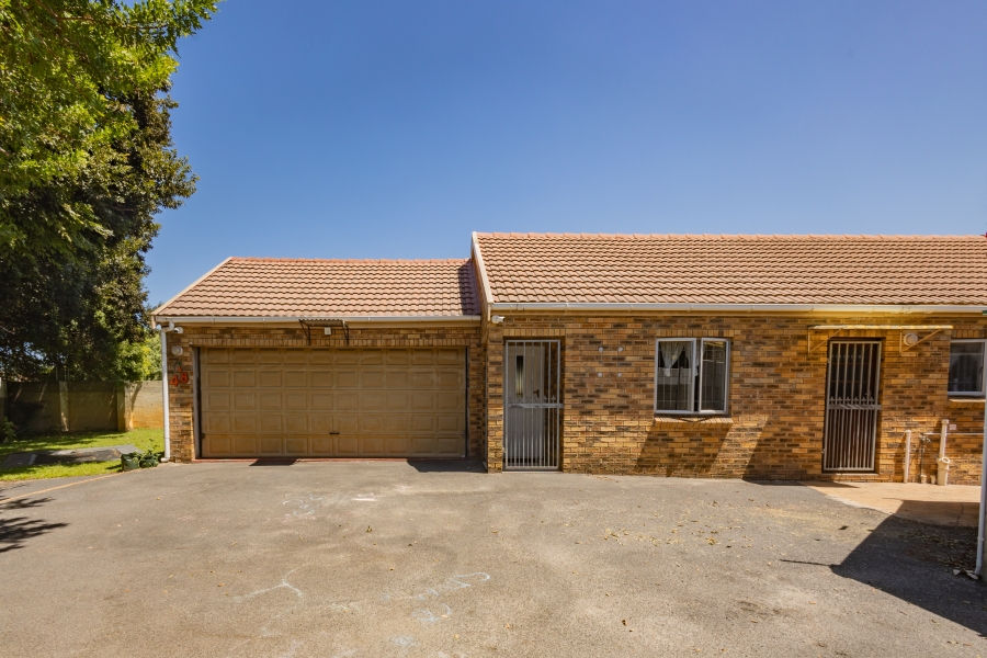 3 Bedroom Property for Sale in Amandelsig Western Cape